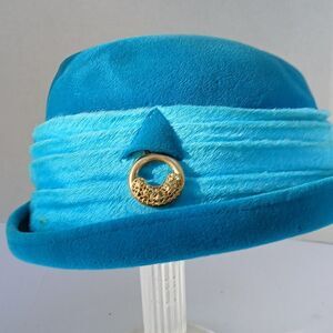 Vintage Jan Leslie Custom Design Ladies Blue Velour 1950's Hat with Velvet Band.